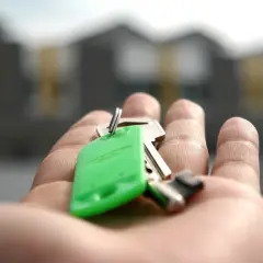 Wynajem mieszkania Ukraińcom: jakie dokumenty są naprawdę potrzebne?