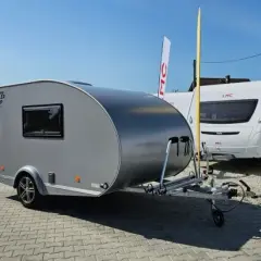 Ile kosztuje wynajem przyczepy kempingowej? Ceny, które zaskoczą
