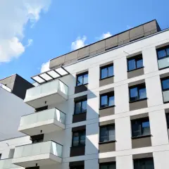 Gdzie złożyć wniosek o mieszkanie komunalne i uniknąć błędów?