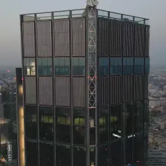 Ile pięter ma najwyższy budynek w Warszawie? Zaskakujące fakty o Varso Tower