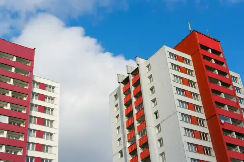 Jak skutecznie napisać skargę na spółdzielnię mieszkaniową i do kogo ją wysłać