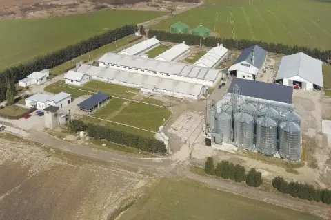Jakie są przepisy dotyczące odległości chlewni od budynku mieszkalnego?