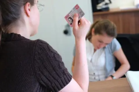 Czy spółdzielnia mieszkaniowa może żądać nr PESEL? Sprawdź, co wolno