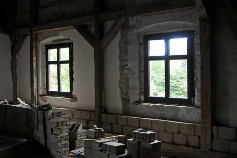 Jak ocieplić budynek od wewnątrz i uniknąć problemów z wilgocią