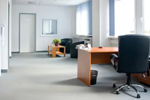 Jak zaksięgować czynsz za lokal, aby uniknąć błędów w księgach