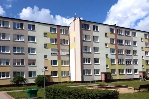 Kto kontroluje radę nadzorczą spółdzielni mieszkaniowej i jak to wpływa na mieszkańców?
