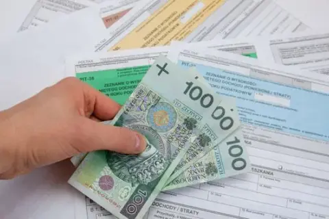 Kupno mieszkania od rodziców: jakie podatki możesz uniknąć?