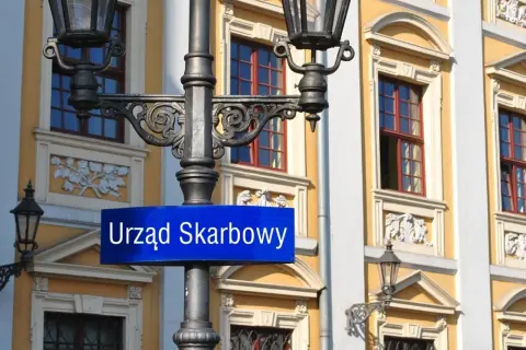 Czy kupno mieszkania od dewelopera trzeba zgłosić do urzędu skarbowego? Oto co musisz wiedzieć