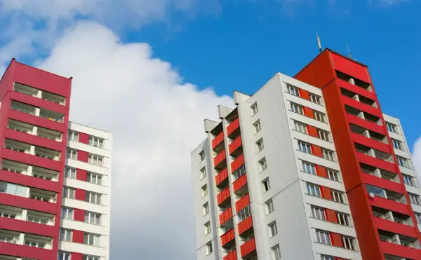 Jak skutecznie napisać skargę na spółdzielnię mieszkaniową i do kogo ją wysłać