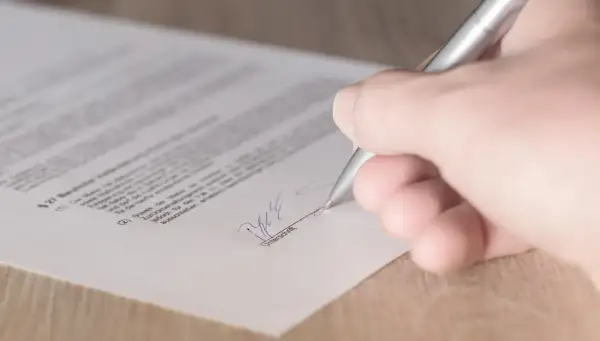 Przegląd techniczny budynku: umowa o dzieło czy zlecenie? Sprawdź!