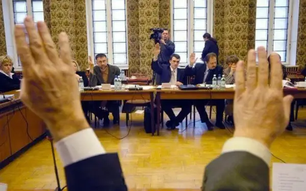 Jak odwołać prezesa spółdzielni mieszkaniowej - uniknij błędów w procedurze